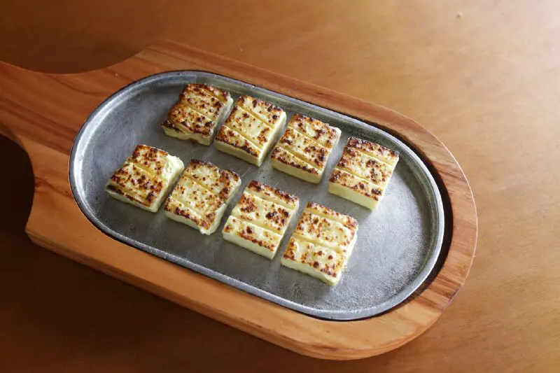 Queijo coalho feito com o melhor preparo no Tábua  de Carne.