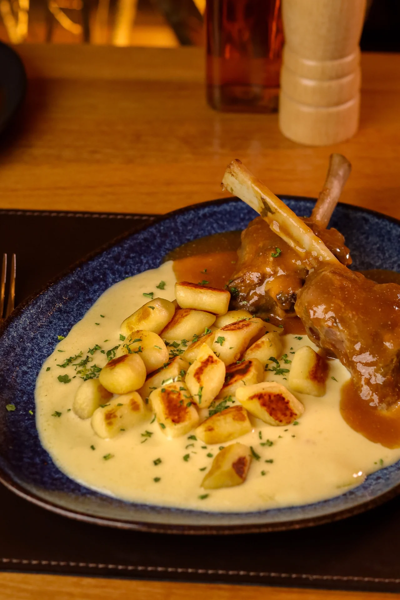 confraternização de fim de ano - Stinco de Cordeiro Precoce